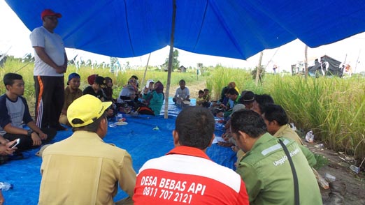 PT RAPP Gandeng Petani Teluk Meranti Buka Lahan Tanpa Bakar Panen 20 Hektar Padi